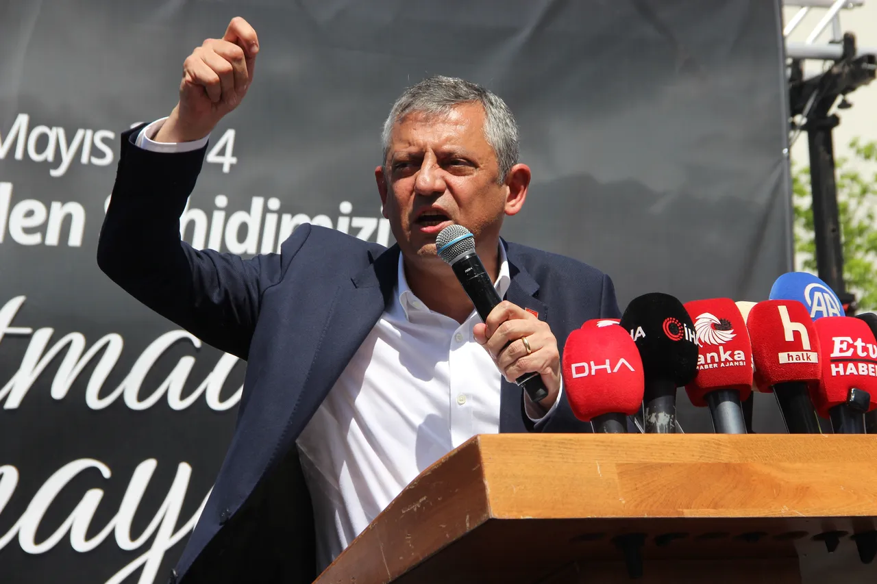 Soruşturmaların kendine uzanma ihtimali Özel'i korkuttu: Gündemi değiştirin yolsuzluğu unutturun