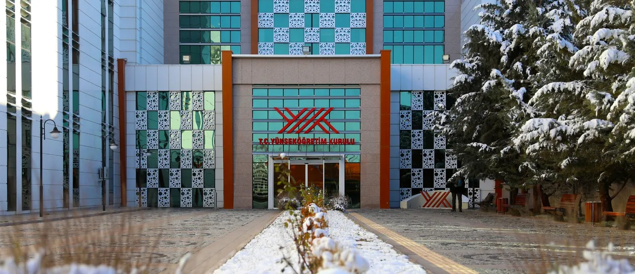 “Türk öğrenci yabancıdan daha çok ödüyor” iddiası asılsız çıktı: YÖK gerçeği açıkladı