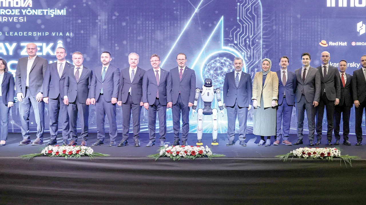 Türk Telekom CEO'su Şahin: İnsan ve teknoloji  artık stratejik ortak