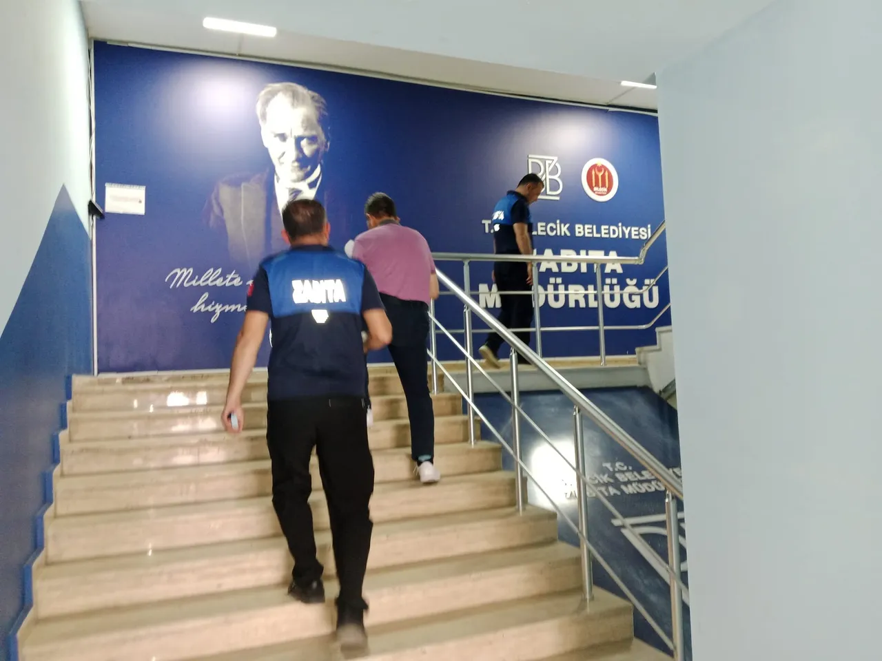 Yeni nesil dilencilik! Ev, iş yerlerini mesken tuttular: Kapıda IBAN verip para istiyorlar