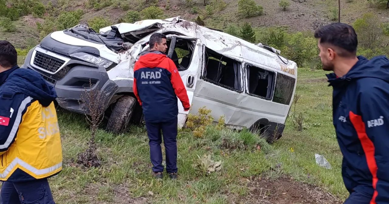 Yozgat'ta öğrenci servisi faciası! Ölü ve yaralılar var