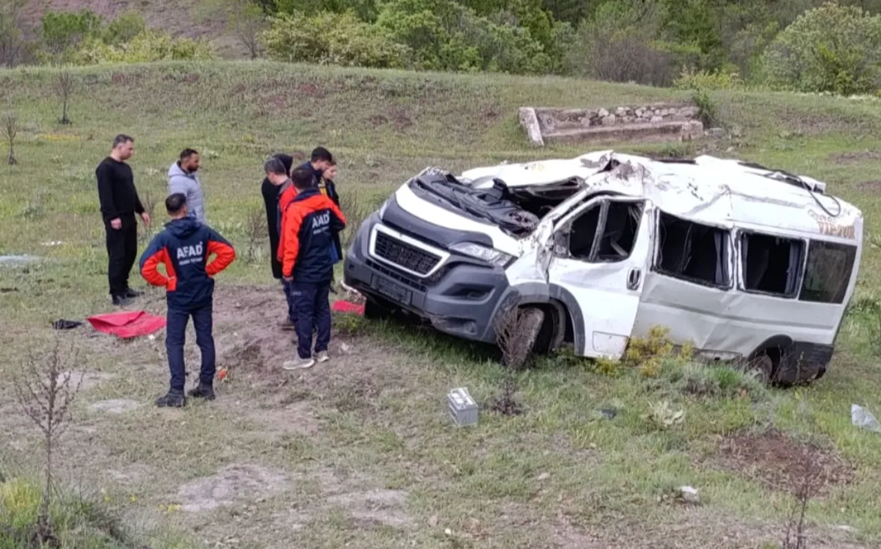 Yozgat'ta öğrenci servisi faciası! Ölü ve yaralılar var