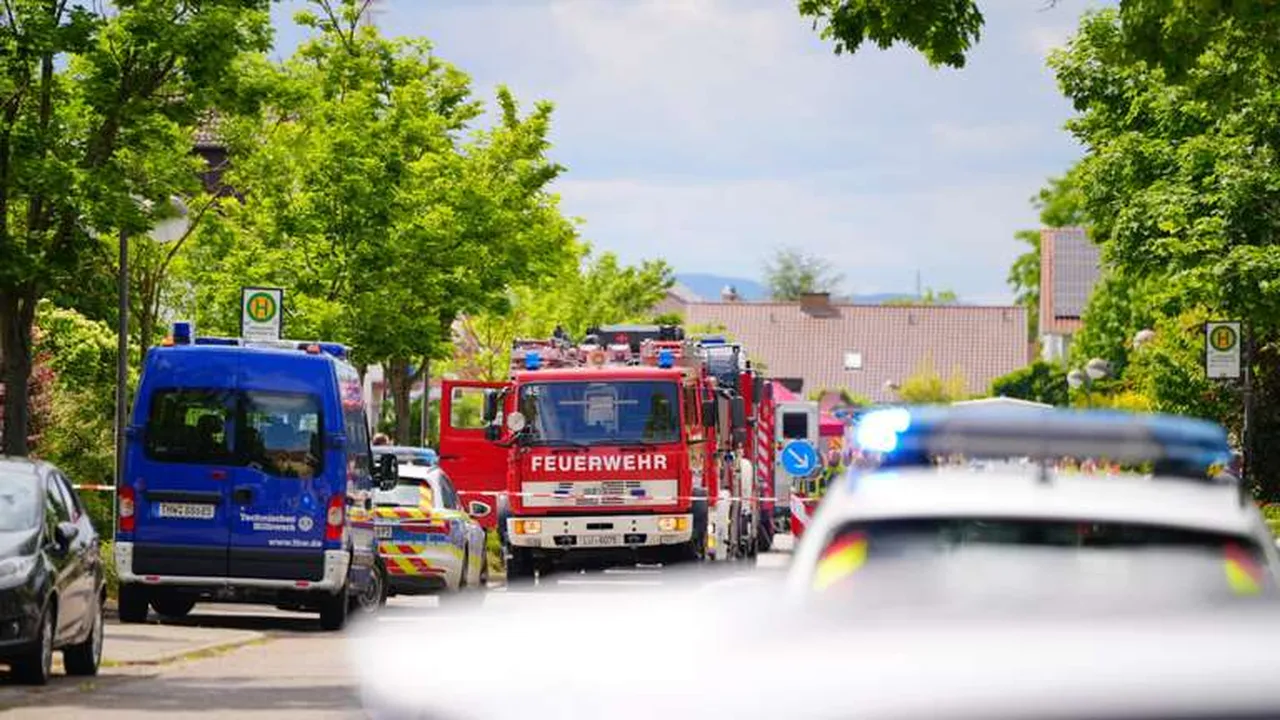 Almanya'da küçük uçak yerleşim yerine düştü: 2 ölü var