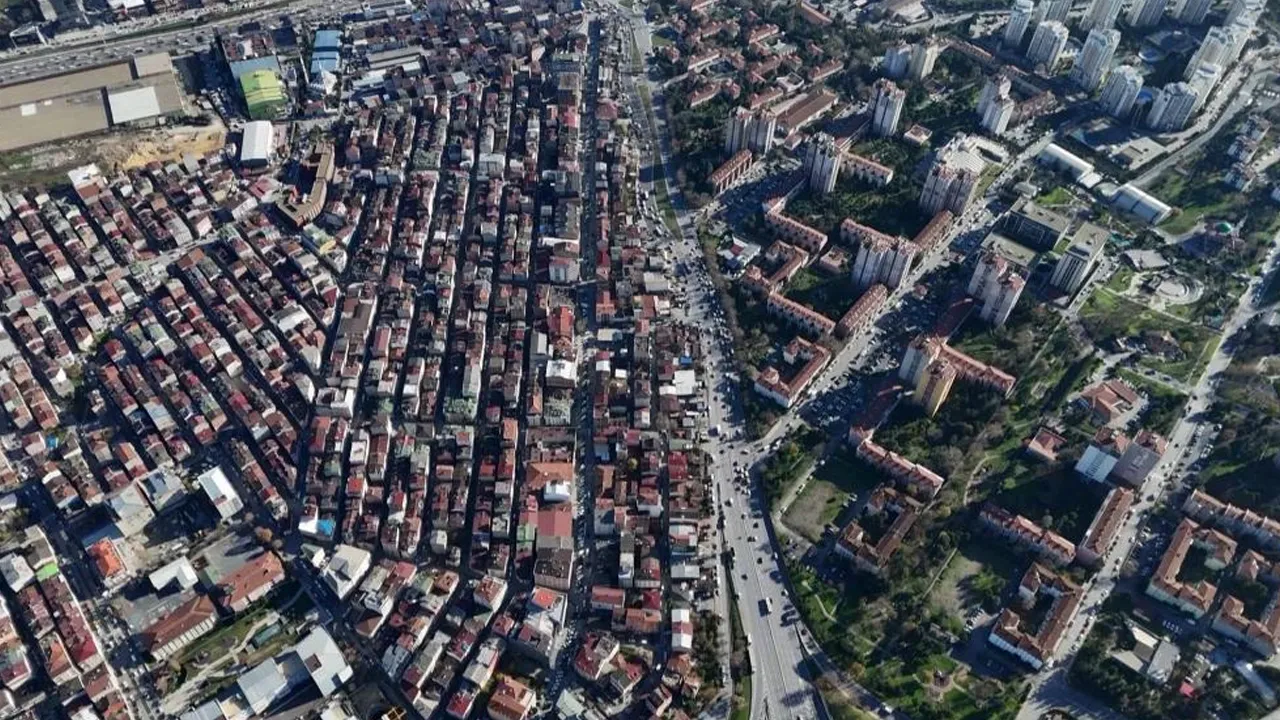 Aynı ilçe, iki farklı hayat tarzı! İstanbul'da dikkat çeken görüntü
