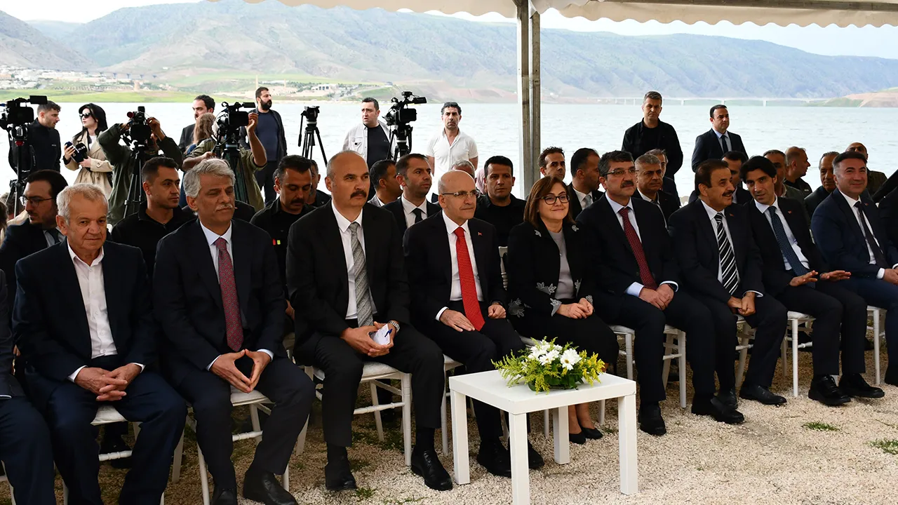Bakan Şimşek'ten Güneydoğu için yeni dönem mesajı! Türkiye'nin büyüme motorlarından biri olacak