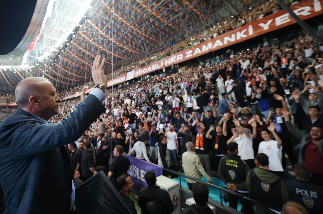 Cumhurbaşkanı Erdoğan'dan gençlere mesaj: Fatih’in ruhu ölmez