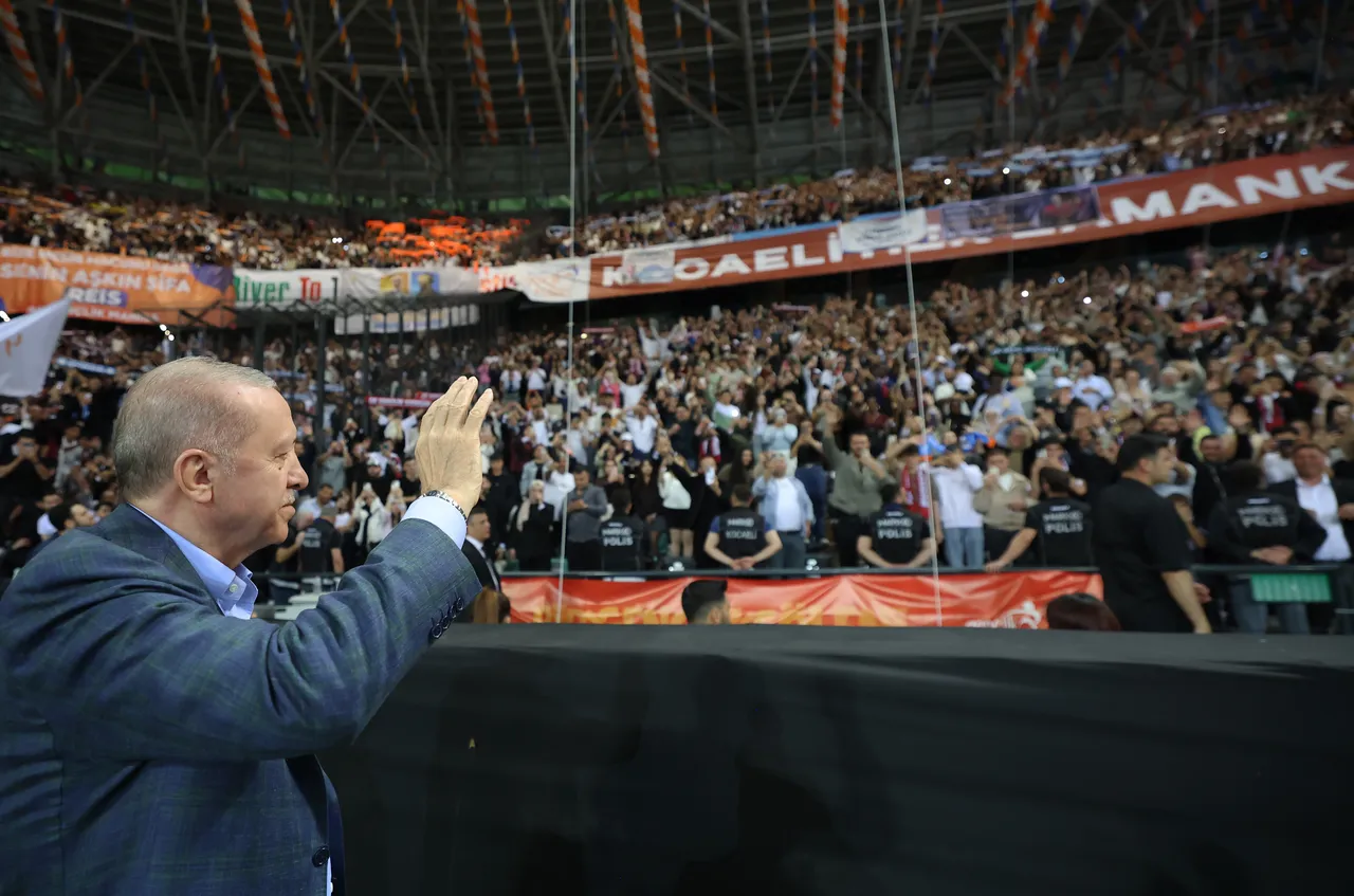 Cumhurbaşkanı Erdoğan'dan gençlere mesaj: Fatih’in ruhu ölmez