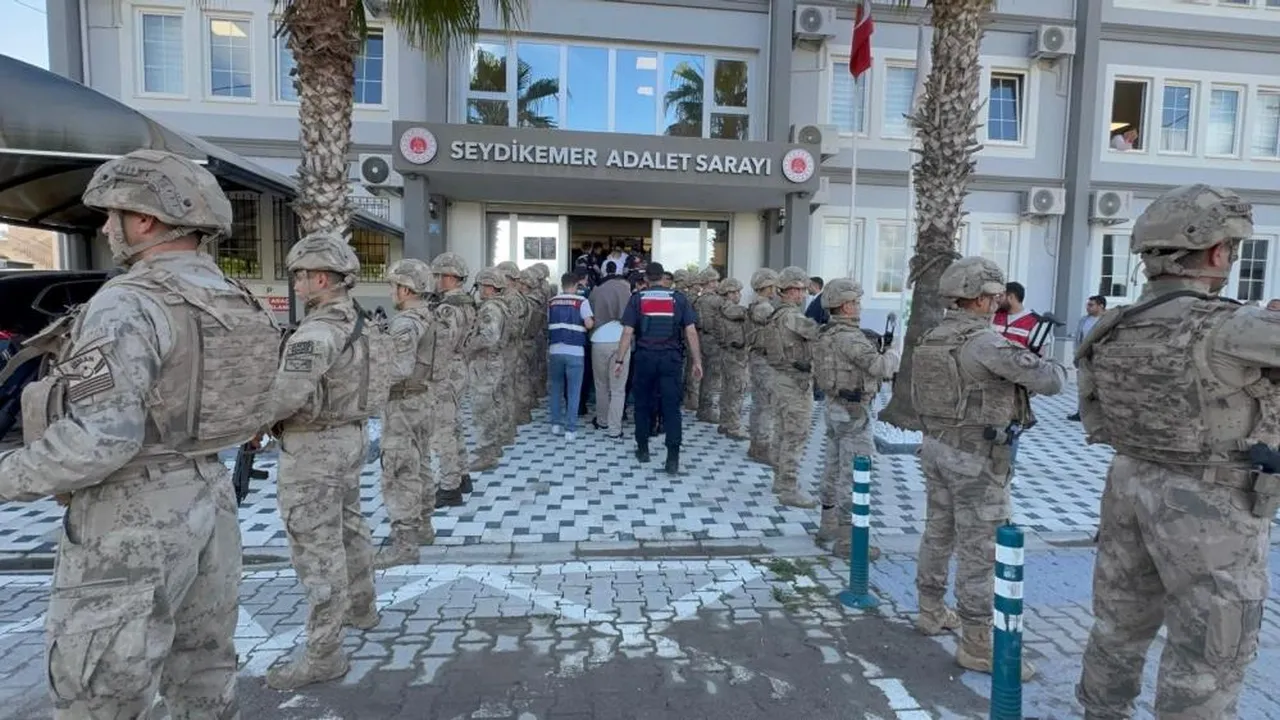 Daltonlar suç örgütüne darbe! 10 şüpheli tutuklandı