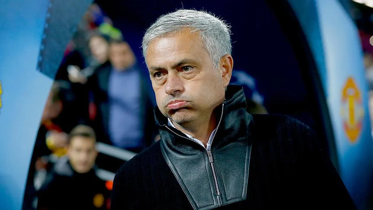Jose Mourinho, Fenerbahçe'de 2 yıllık görev süresini tamamlayamadı.
