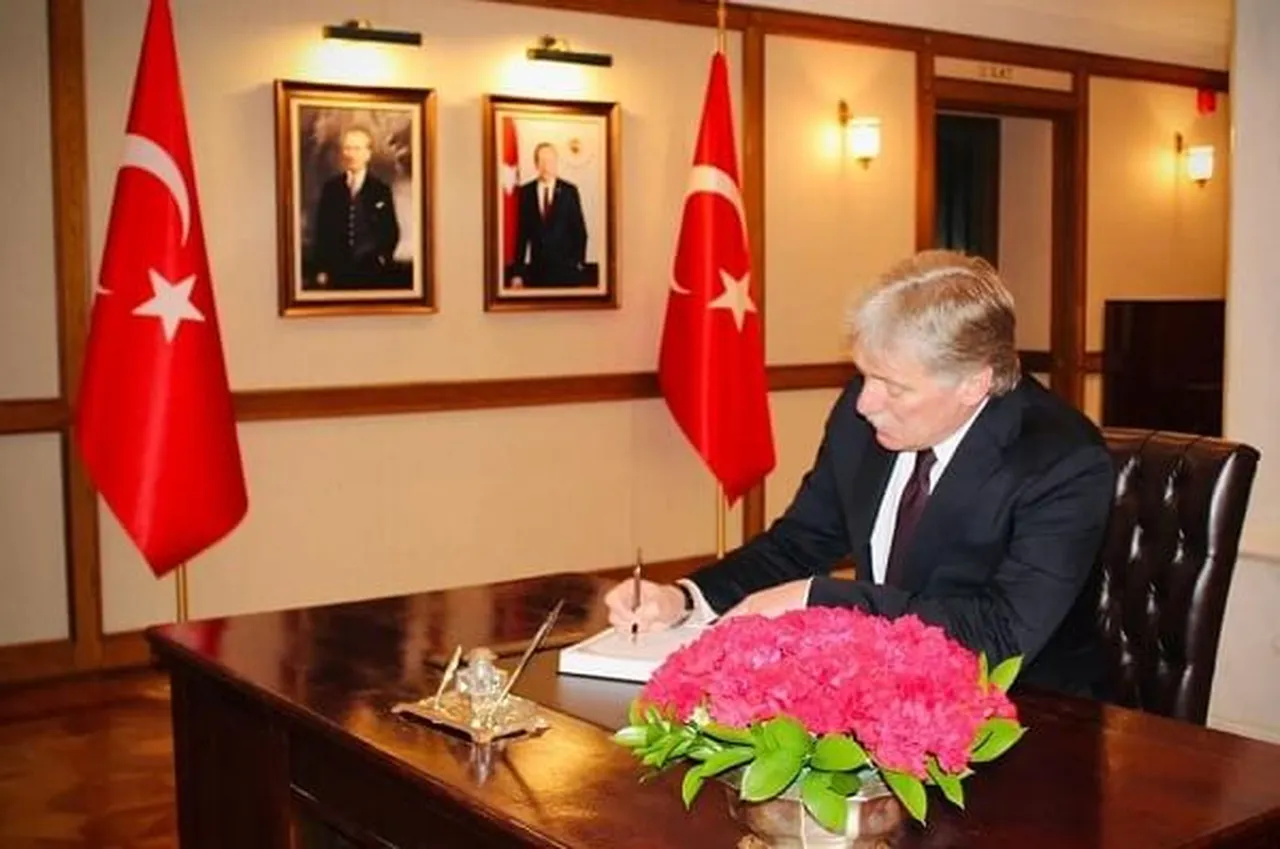 Kremlin’in Sözcüsü ilk kez anlattı: Mecburen Türkçe öğrendim, sonra Türk kültürüne aşık oldum