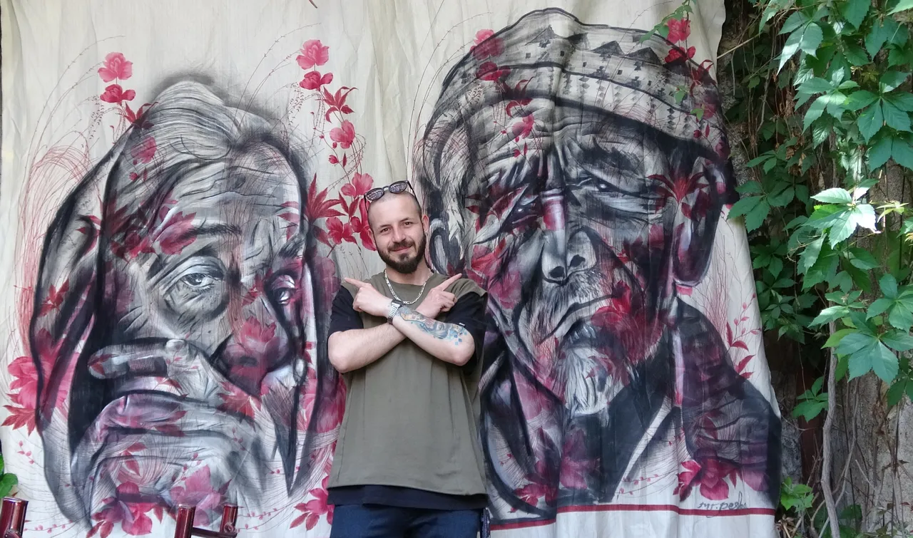 Perde ve halılara sanat işliyor! Görenler bir daha dönüp bakıyor