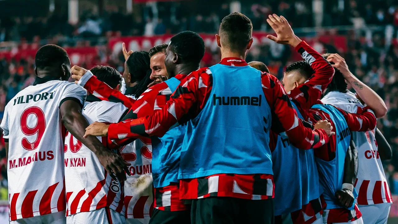 Samsunspor'da 5 isimle yollar ayrılıyor