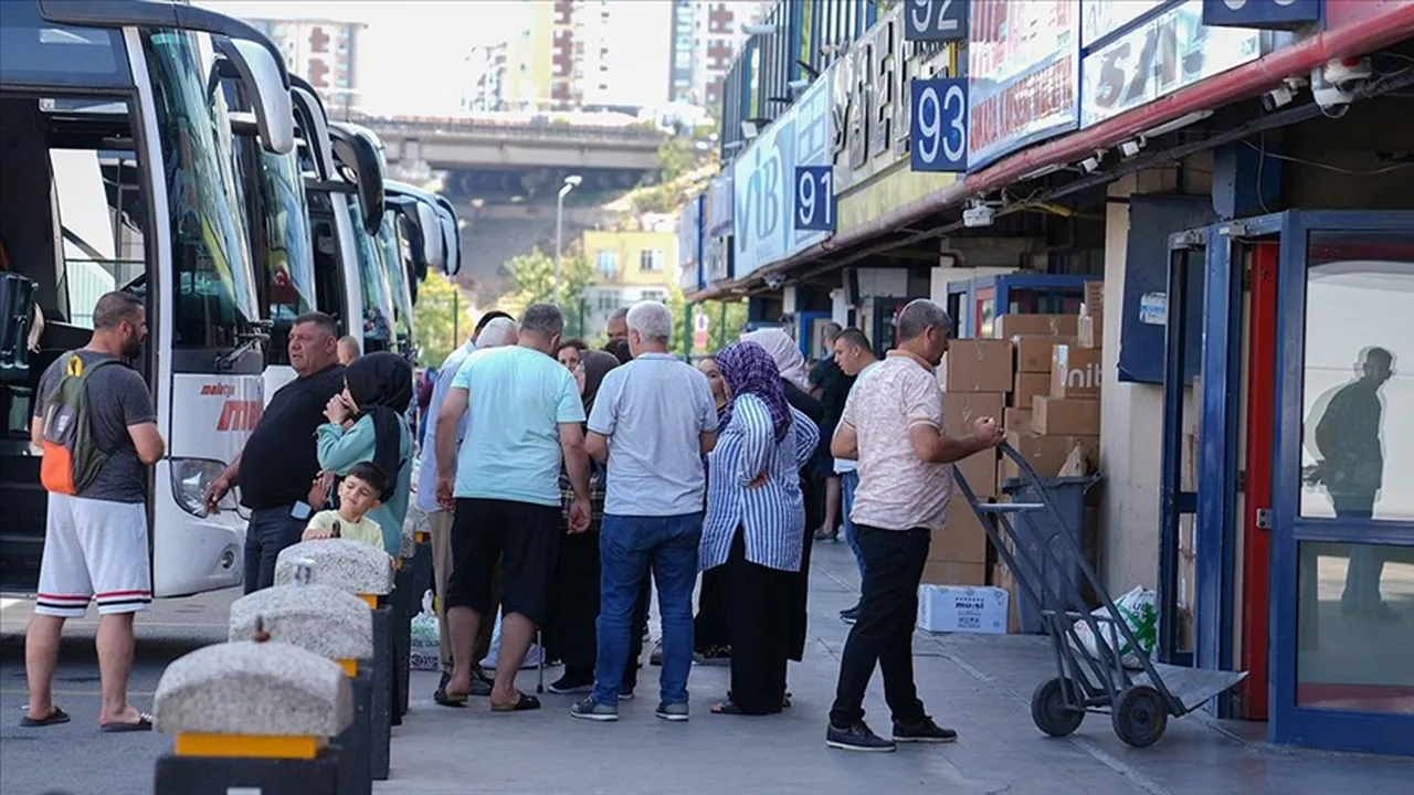 Şehirler arası yolcu otobüslerinde yeni dönem! Ücret iadesi zorunlu oldu