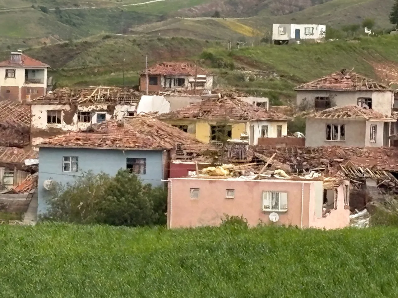 Süper hücreli hava afet etkisini artırdı! Meteorolojik olaylar yıkım getiriyor