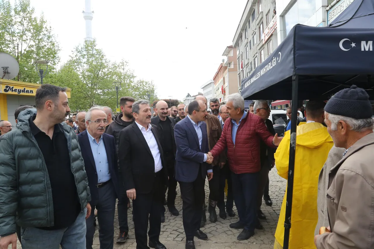 TBMM Plan ve Bütçe Komisyonu Başkanı Mehmet Muş, sel yaşanan Havzada incelemelerde bulundu