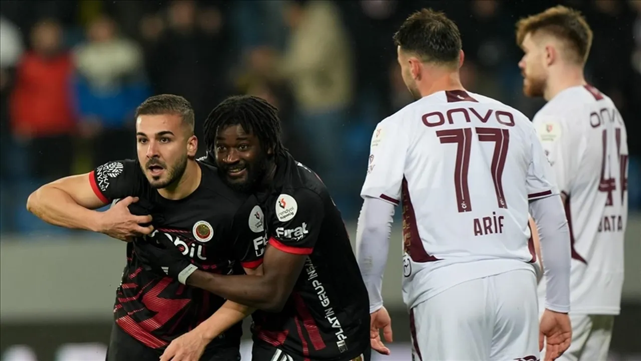 Süper Lig'in 17'nci haftasında Gençlerbirliği, sahasında Trabzonspor'u 4-3 mağlup etmişti.