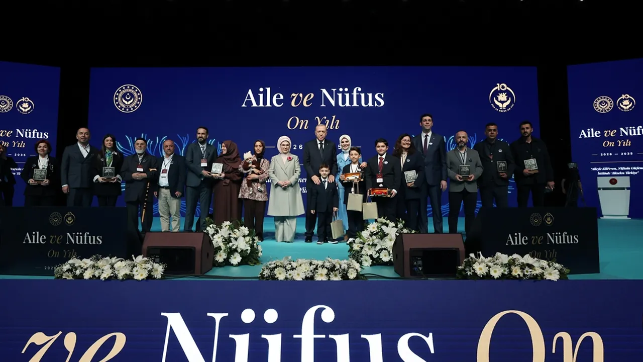 Aile Bakanlığı'ndan aile yapısını güçlendirecek yeni hamle: Millî Aile Haftası'nda üç kuşak bir sofrada