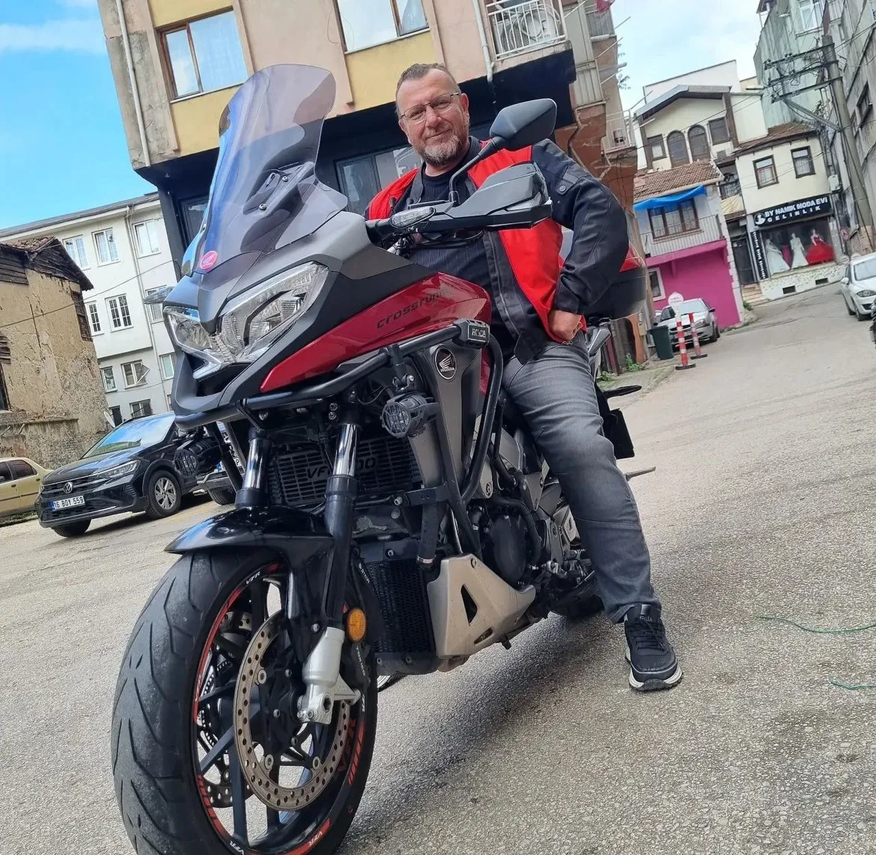 Bursa’da feci kaza! Motosiklet tutkunu sanatçı Ali Bilensir hayatını kaybetti