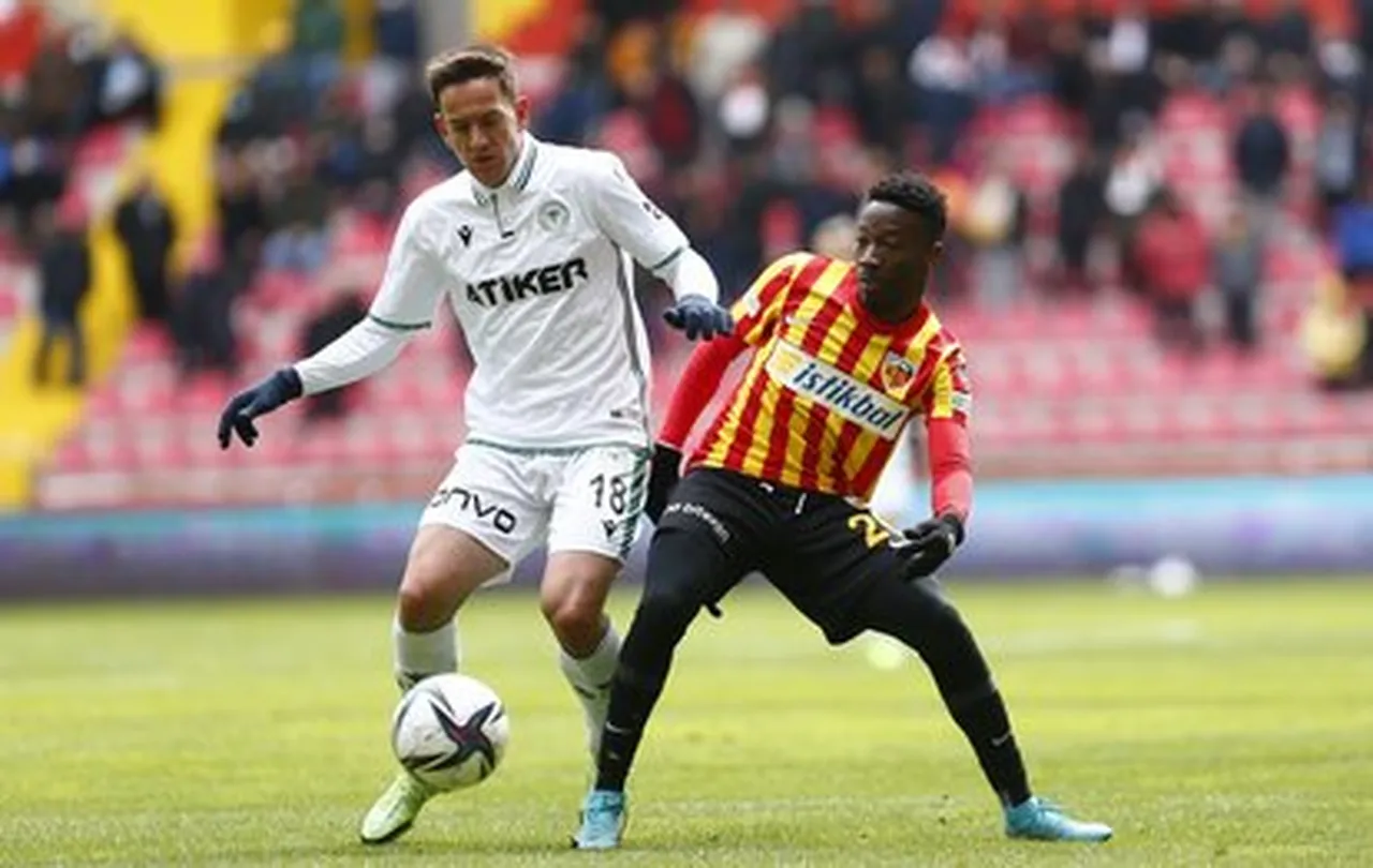 Kayserispor - Konyaspor canlı yayın hangi kanalda, saat kaçta? Maçın hakemi Melek Dakan oldu!