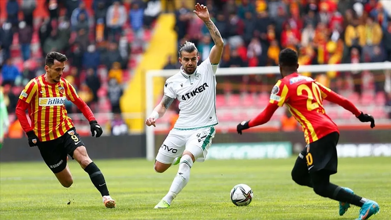 Kayserispor - Konyaspor canlı yayın hangi kanalda, saat kaçta? Maçın hakemi Melek Dakan oldu!