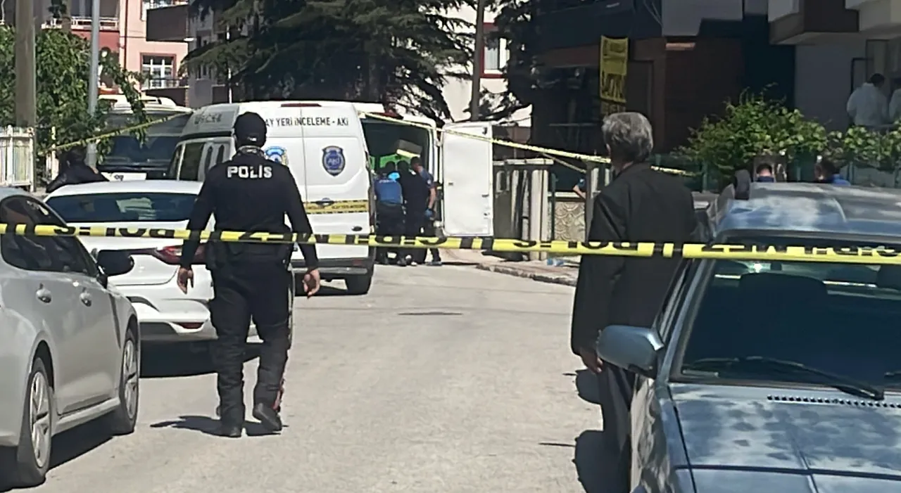 Konya'da anne ve babasını öldüren hukuk öğrencisi tutuklandı