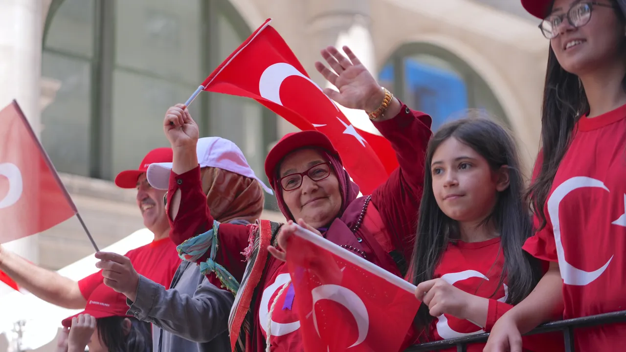 New York'ta 43. Türk Günü Yürüyüşü kutlandı