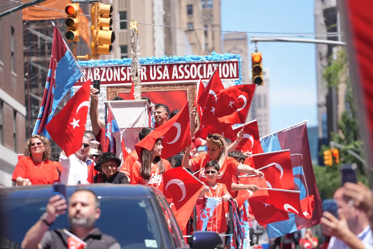 New York'ta 43. Türk Günü Yürüyüşü kutlandı