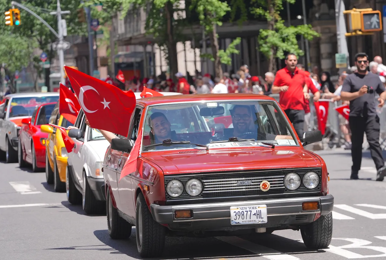 New York'ta 43. Türk Günü Yürüyüşü kutlandı