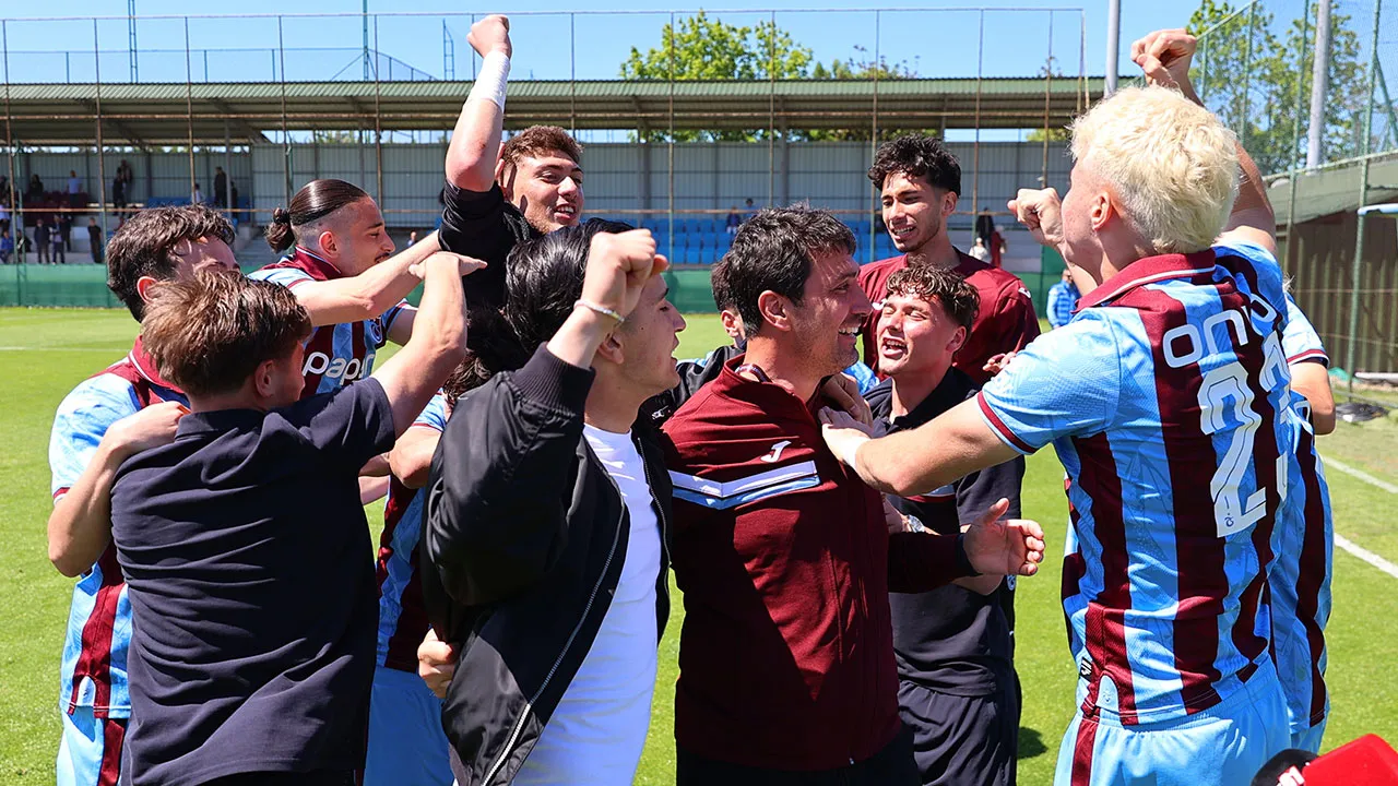 Trabzonspor, PAF Ligi'nde üst üste 3. kez şampiyon oldu