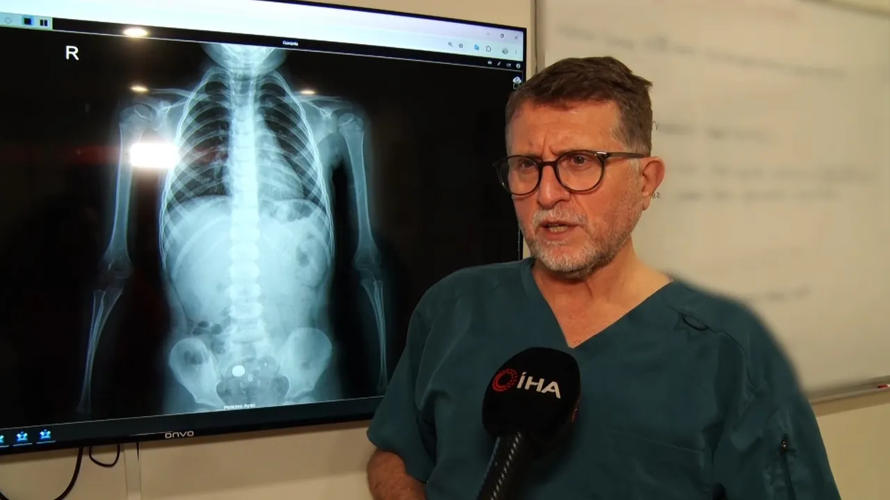 4 yaşındaki çocuk ölümden döndü! Şeker sanıp yuttu, midesi yandı: Korkunç gerçek hastanede ortaya çıktı