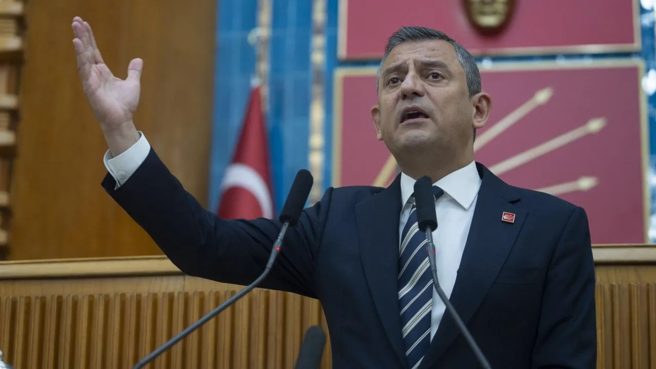 Özgür Özel: İmamoğlu’nun yerine yeni aday çıkarır, mücadeleyi sürdürürüz
