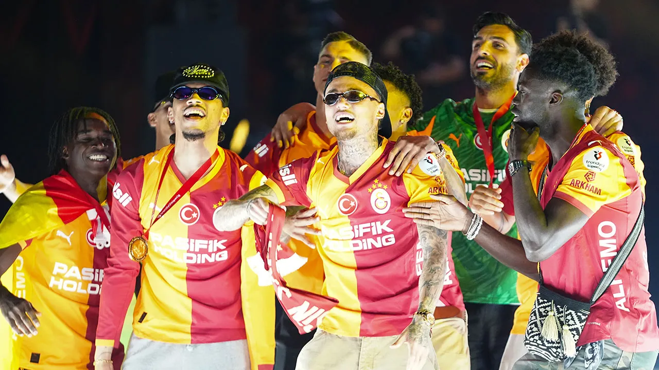 Yıldız futbolcu, Galatasaray'a veda etti: 'Her şey için teşekkürler'