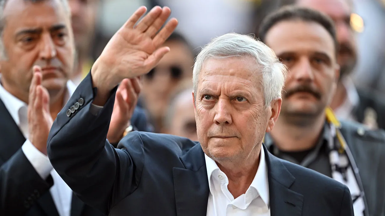 Aziz Yıldırım'dan yeni stat açıklaması: 65 bin kapasiteli olacak