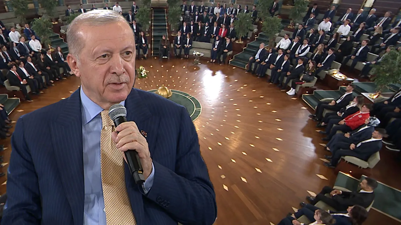 Cumhurbaşkanı Erdoğan gençlerle buluştu! Dünya Kupası ve basketbol sözleri dikkat çekti 