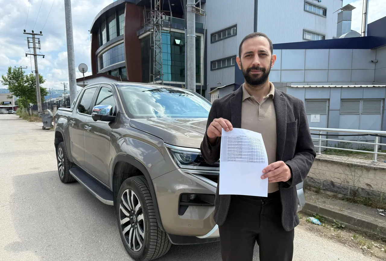 Kapısının önündeki araca, hiç gitmediği yerden ceza geldi! İcrayı görünce şoke oldu