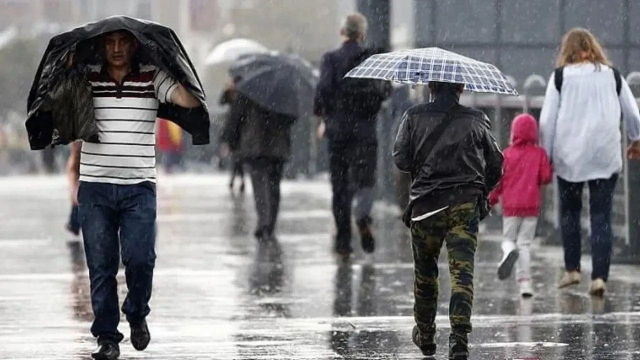Sağanak yağış günlerce sürecek! Meteoroloji'den gün gün hava tahmini
