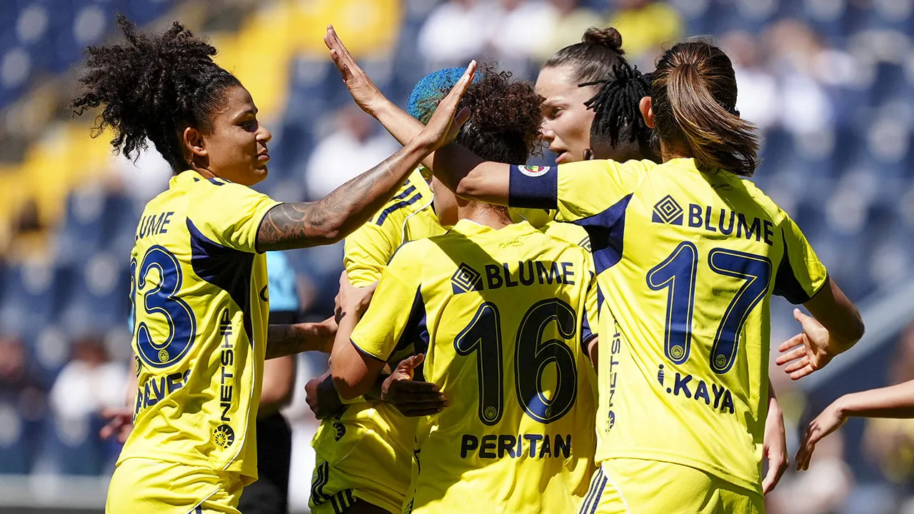 Şampiyon Fenerbahçe, evinde 8 golle kazandı