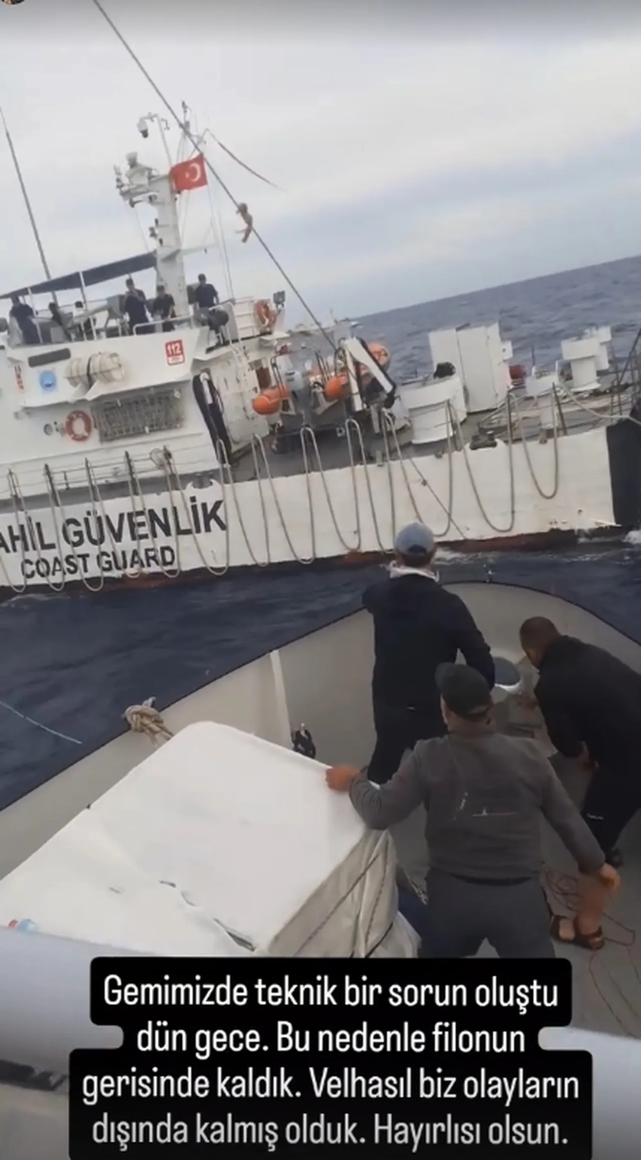 Yunanistanın yapamadığını Türk donanması yaptı! Fırtınanın ortasından çekip aldılar: 27 Sumud aktivisti kurtarıldı