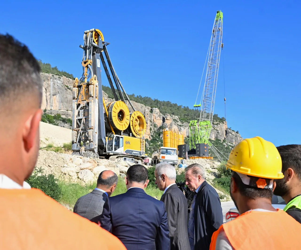 6 tünel şimdiden hazır! Dev proje bittiğinde 105 dakikalık yol 70 dakikaya düşecek