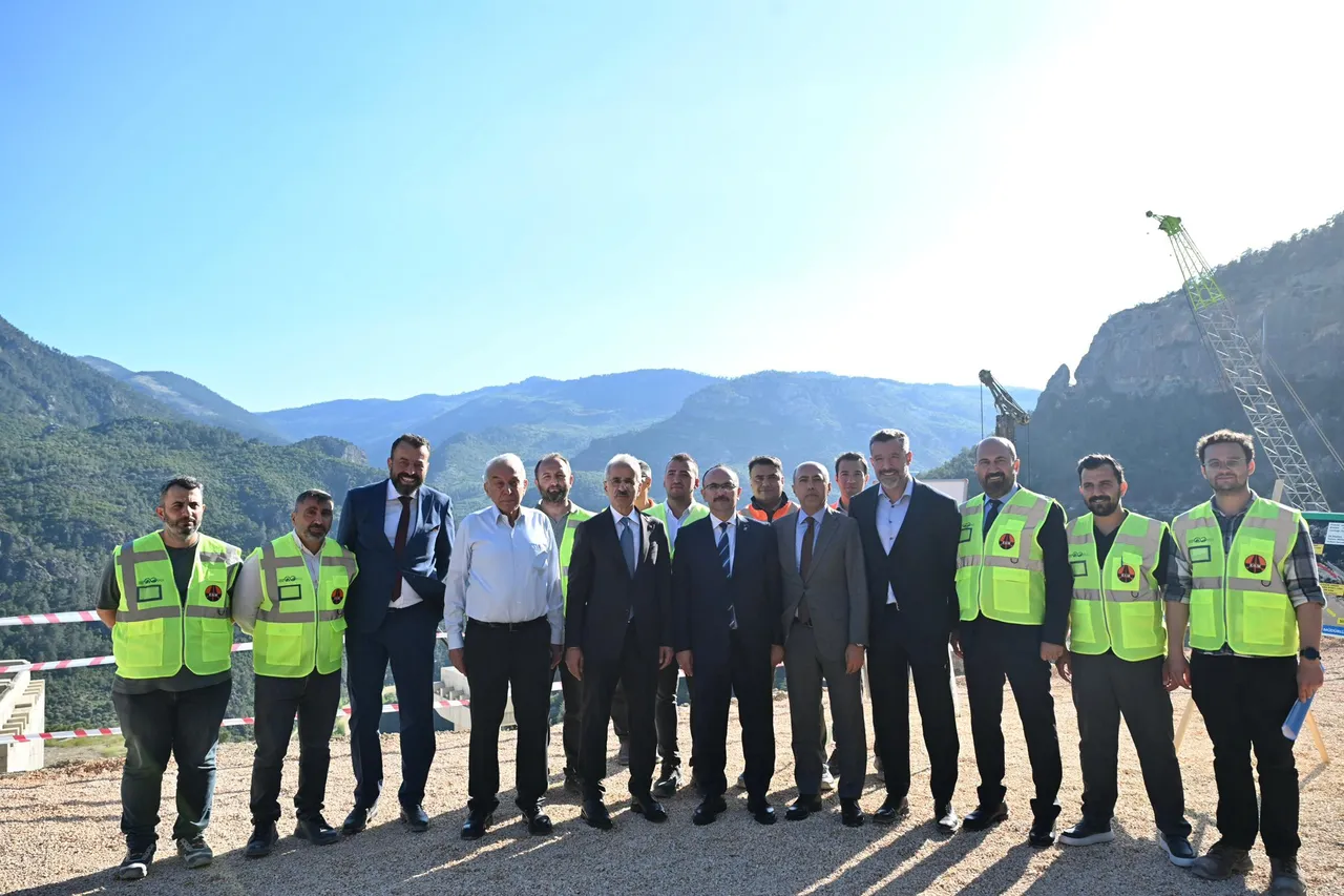 6 tünel şimdiden hazır! Dev proje bittiğinde 105 dakikalık yol 70 dakikaya düşecek