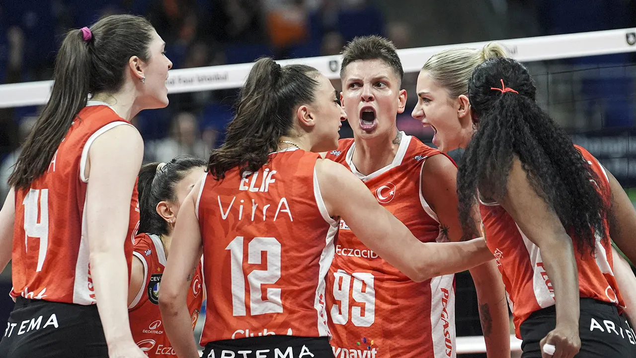 CEV Şampiyonlar Ligi'nde Türk finali: Eczacıbaşı - VakıfBank