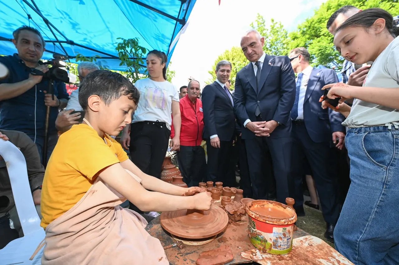 Nazilli’yi festival heyecanı sardı! Bakan Ersoy
