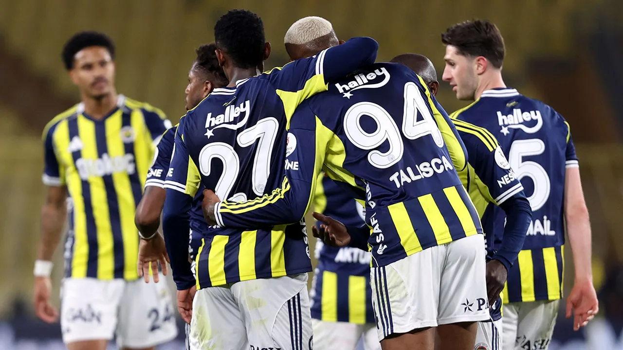 Talisca hat-trick yaptı, Fenerbahçe zirvede farkı 4'e indirdi