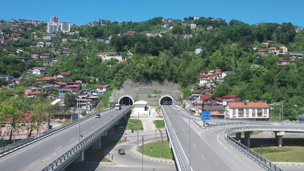 40 dakikalık yol 8 dakikaya düşecek! 26,4 milyar liralık sözleşme imza atıldı