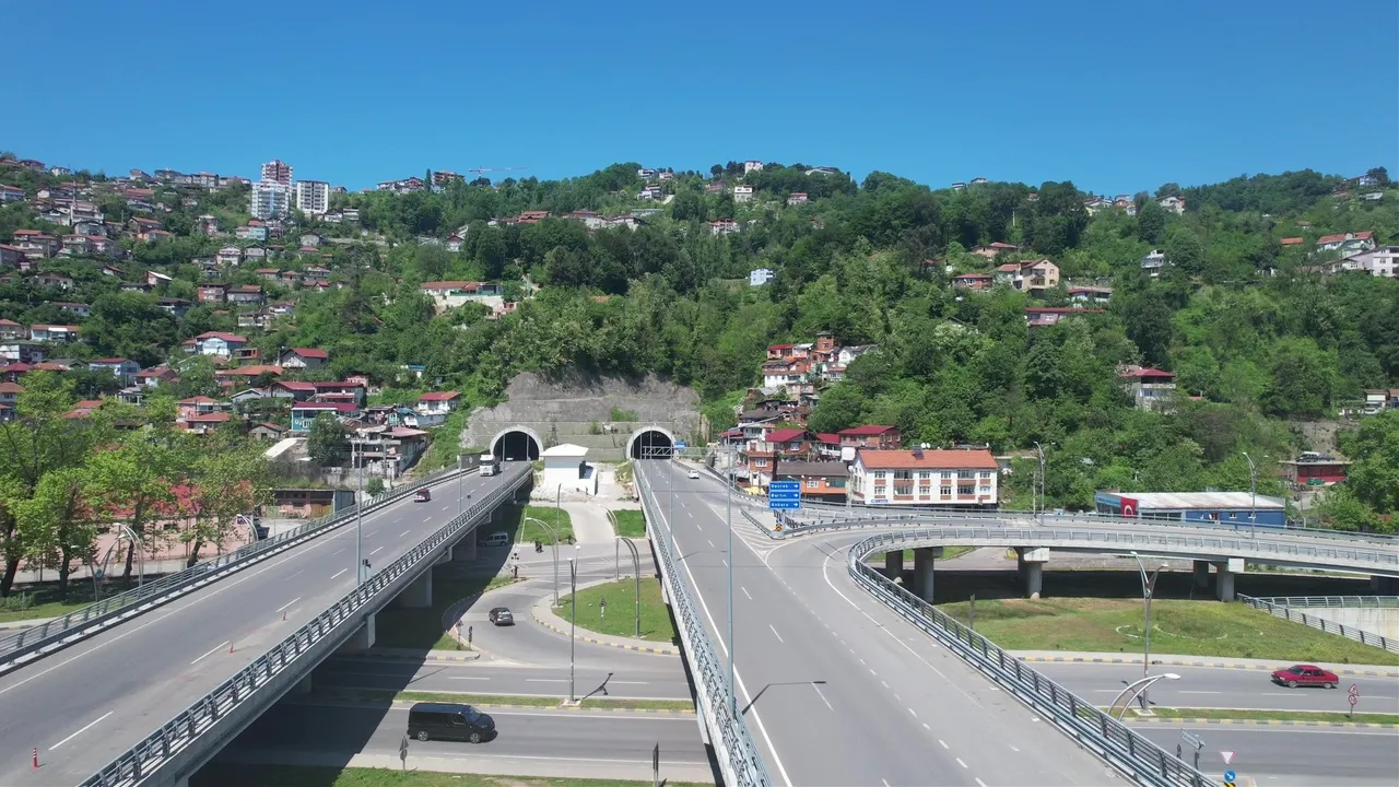 40 dakikalık yol 8 dakikaya düşecek! 26,4 milyar liralık sözleşmeye imza atıldı