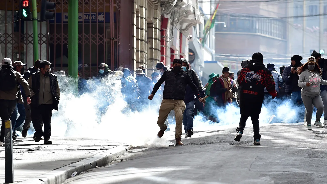 Bolivya'da hükümet karşıtı protestolarda gözaltı sayısı 100'ü aştı