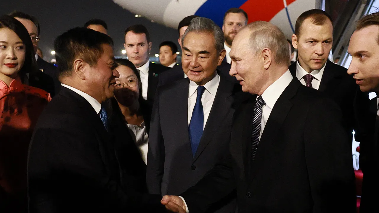Çin'den Trump'a farklı, Putin'e farklı karşılama! Kritik zirve öncesi dikkat çeken detay