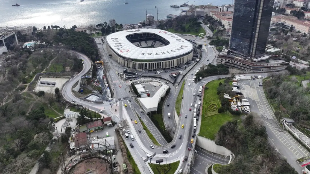 İstanbul'da trafiğe kapalı yollar açıldı mı, saat kaçta açılacak?