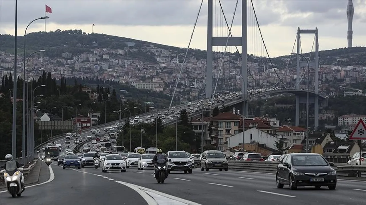 İstanbulda trafiğe kapalı yollar açıldı mı, saat kaçta açılacak?