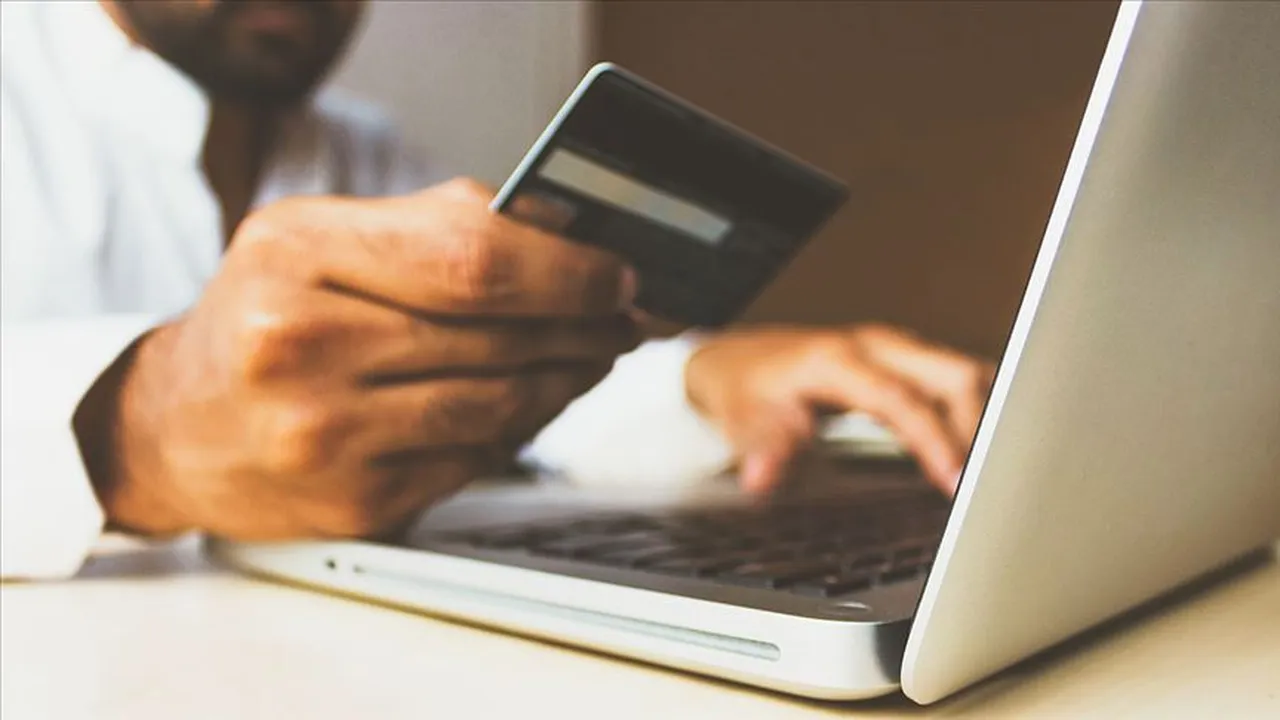 Online alışverişte sahte yorum kuşatması: 'Yüksek yıldızlı tuzak' deşifre oldu